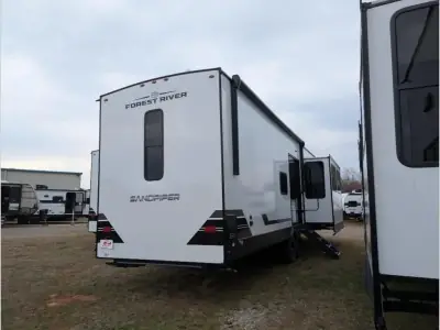 2026 Forest River Sandpiper Destination Trailers 389HBFL photo 5