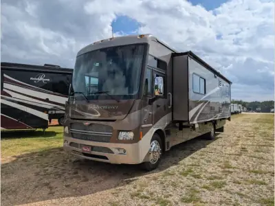 2012 Winnebago Adventurer 37F photo 3