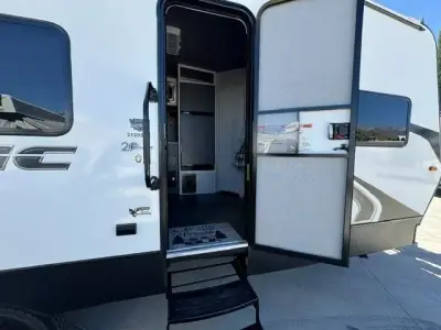 2024 Eclipse Recreational Vehicles ICONIC 2120SBE photo 12