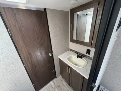 2019 Forest River CHEROKEE GREY WOLF 27RR photo 14