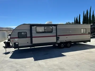 2019 Forest River CHEROKEE GREY WOLF 27RR photo 4