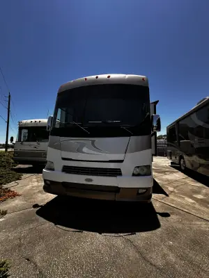 2010 Winnebago Adventurer 35P photo 16