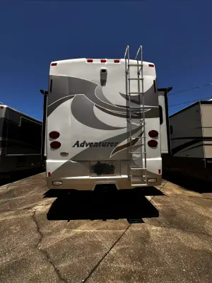 2010 Winnebago Adventurer 35P photo 7