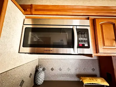 2010 Winnebago Adventurer 35P photo 31