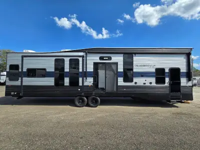 2022 Forest River CHEROKEE TIMBERWOLF 39DL photo 5