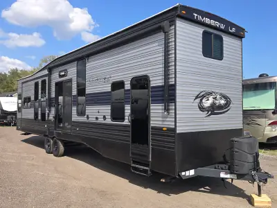 2022 Forest River CHEROKEE TIMBERWOLF 39DL photo 4