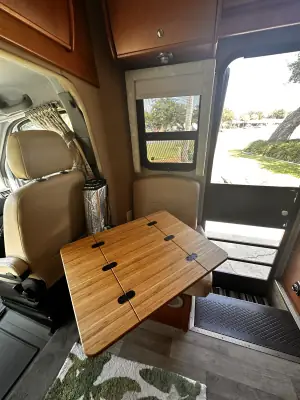 2014 Leisure Travel U24TB photo 10