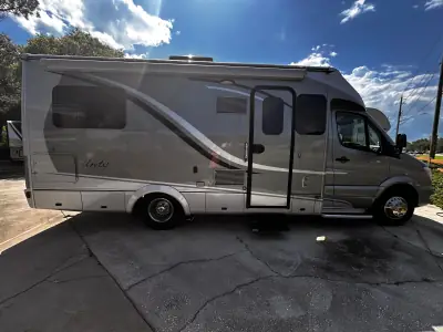 2014 Leisure Travel U24TB