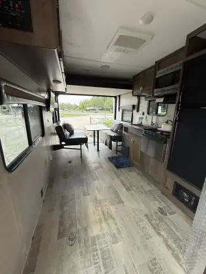 2018 Dutchmen Rubicon 251XLT photo 10