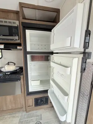 2018 Dutchmen Rubicon 251XLT photo 23