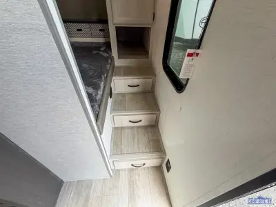2027 Coachmen Catalina Legacy Edition 333DBDSCK photo 17