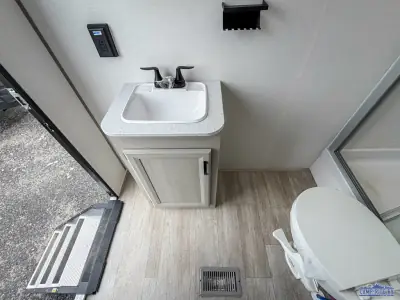 2027 Coachmen Catalina Legacy Edition 333DBDSCK photo 35