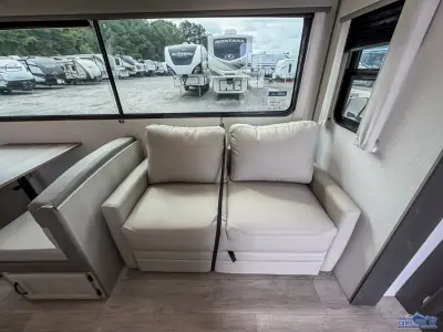 2027 Coachmen Catalina Legacy Edition 333DBDSCK photo 10