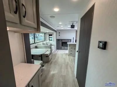 2027 Coachmen Catalina Legacy Edition 333DBDSCK photo 42