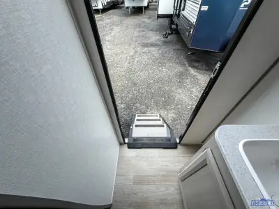 2027 Coachmen Catalina Legacy Edition 333DBDSCK photo 39