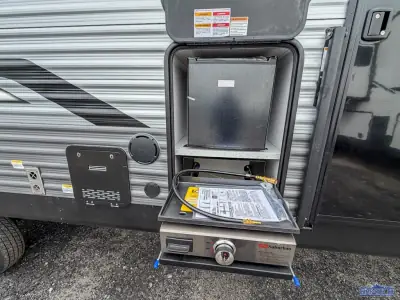 2027 Coachmen Catalina Legacy Edition 333DBDSCK photo 6