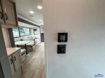 2027 Coachmen Catalina Legacy Edition 333DBDSCK photo 43