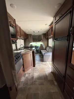 2017 Thor Motor Coach Chateau 26B photo 30