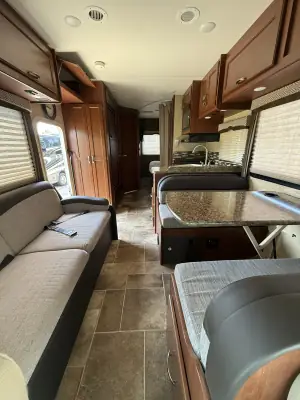 2017 Thor Motor Coach Chateau 26B photo 11
