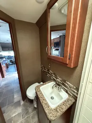 2017 Thor Motor Coach Chateau 26B photo 26