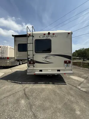 2017 Thor Motor Coach Chateau 26B photo 2