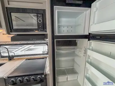 2022 Dutchmen Coleman Light 1805RB photo 19