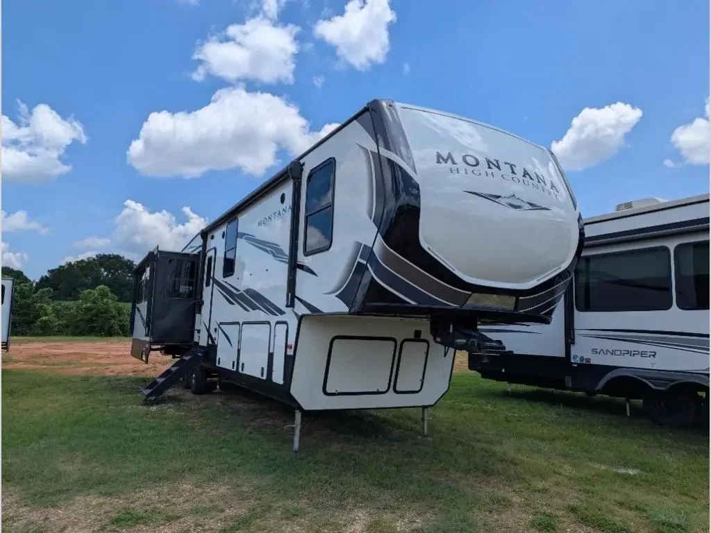 2021 Keystone Montana High Country 385BR exterior