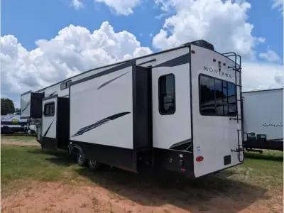 2021 Keystone Montana High Country 385BR photo 4