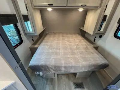 2027 Coachmen Catalina Legacy Edition 273DBHCK photo 17