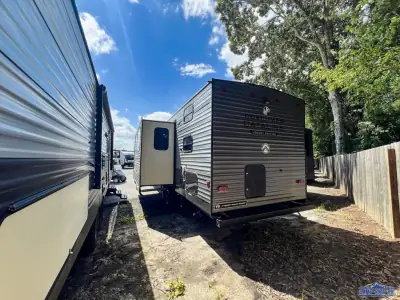 2027 Coachmen Catalina Legacy Edition 273DBHCK photo 4