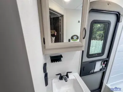 2027 Coachmen Catalina Legacy Edition 273DBHCK photo 24