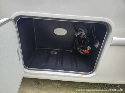 2025 Thor Motor Coach Vegas 26.1 photo 8