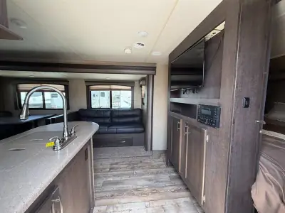 2018 Forest River 270BHS Sonoma photo 2