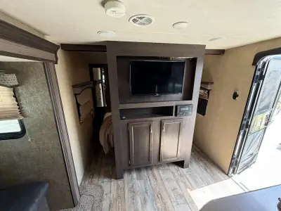 2018 Forest River 270BHS Sonoma photo 3