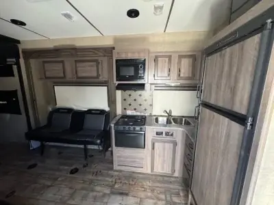 2019 Pacific Coachworks BLAZE'N F29 photo 29