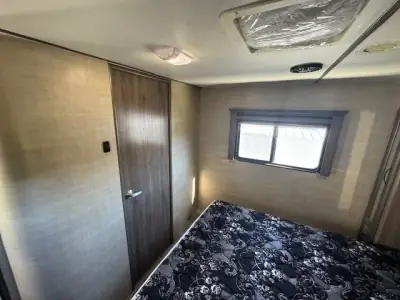 2019 Pacific Coachworks BLAZE'N F29 photo 22