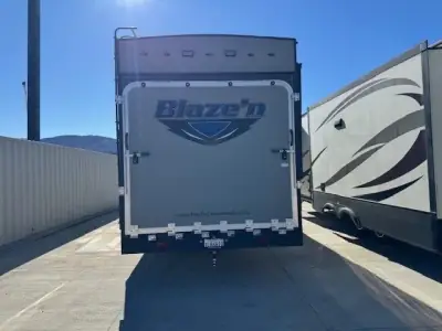 2019 Pacific Coachworks BLAZE'N F29 photo 8