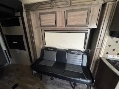 2019 Pacific Coachworks BLAZE'N F29 photo 26