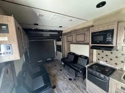 2019 Pacific Coachworks BLAZE'N F29 photo 13