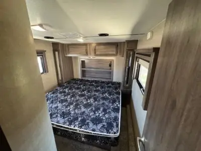 2019 Pacific Coachworks BLAZE'N F29 photo 19