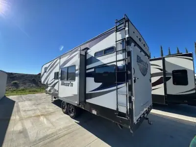 2019 Pacific Coachworks BLAZE'N F29 photo 7
