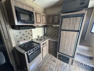 2019 Pacific Coachworks BLAZE'N F29 photo 15