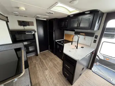 2023 Forest River CHEROKEE GREY WOLF 23MK photo 9