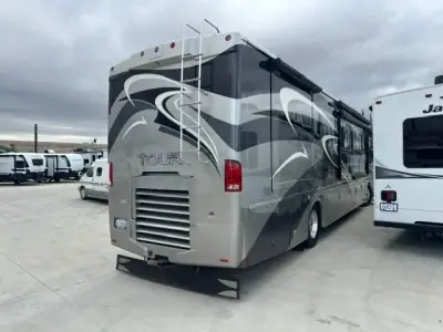 2010 Winnebago Tour 40BD Freightliner XCL Chassis photo 4