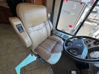 2010 Winnebago Tour 40BD Freightliner XCL Chassis photo 20