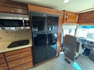 2010 Winnebago Tour 40BD Freightliner XCL Chassis photo 27