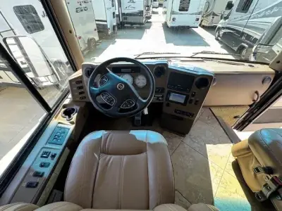2010 Winnebago Tour 40BD Freightliner XCL Chassis photo 14