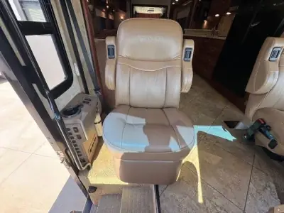 2010 Winnebago Tour 40BD Freightliner XCL Chassis photo 10