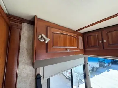 2010 Winnebago Tour 40BD Freightliner XCL Chassis photo 21