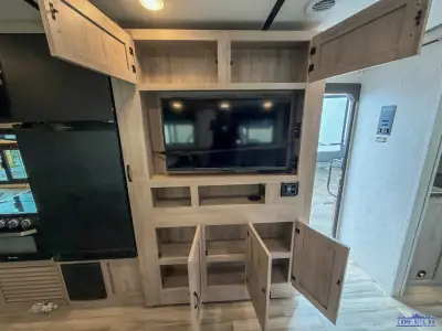 2022 Coachmen Northern Spirit Ultra Lite 2557RB photo 12